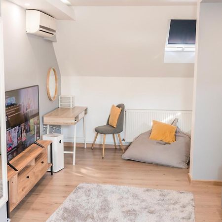 Downtown Apartment Травник Экстерьер фото