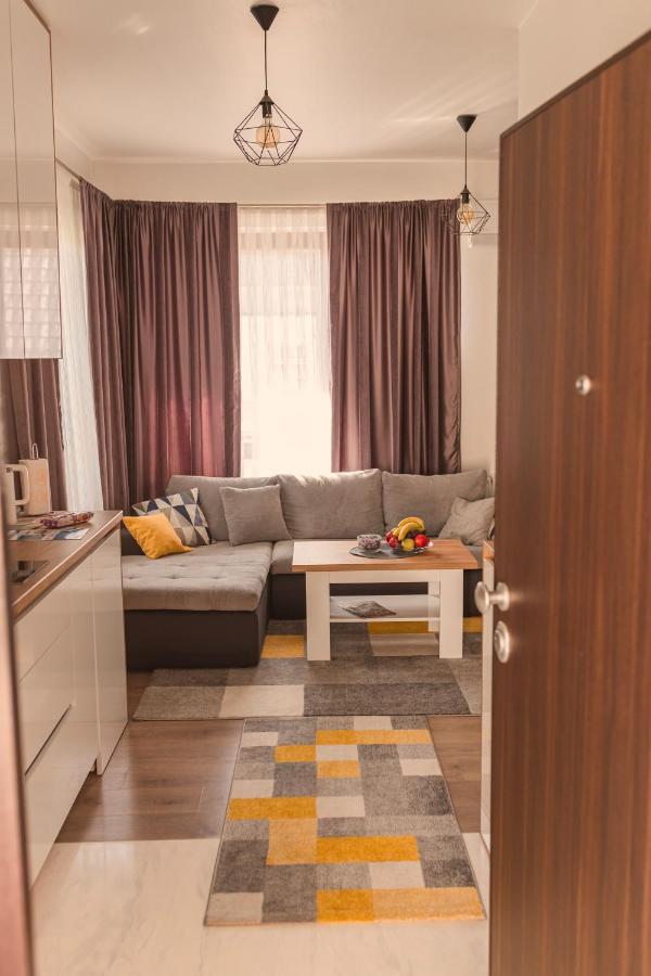 Downtown Apartment Травник Экстерьер фото