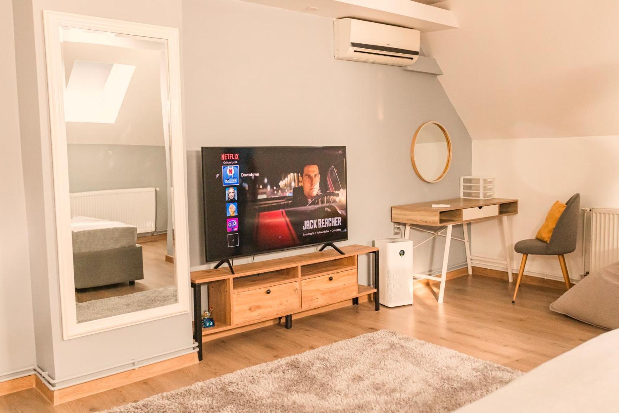 Downtown Apartment Травник Экстерьер фото